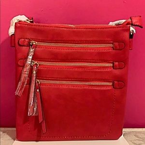 The razzle dazzle red multipocket crossbody! New!